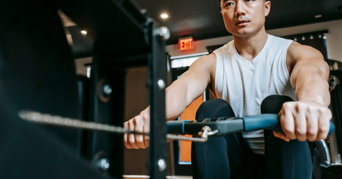 Roeitrainer vs Crosstrainer: Welke past het best bij jouw fitnessdoelen?