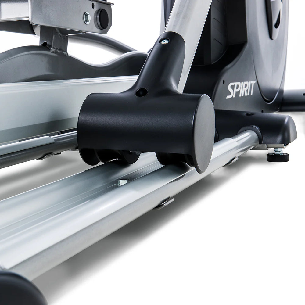 Vélo elliptique Spirit Fitness CE800ENT